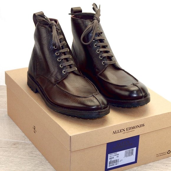 black white timberlands